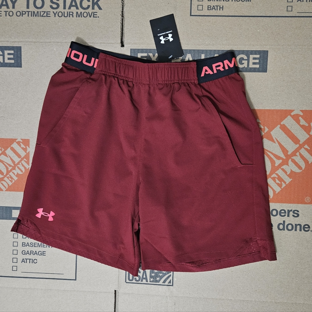 Under Armour Mens Vanish Woven 6 in Shorts Red
